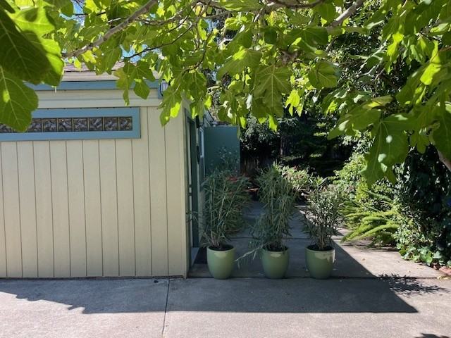 681 33rd St #681A - Photo 3 of 13