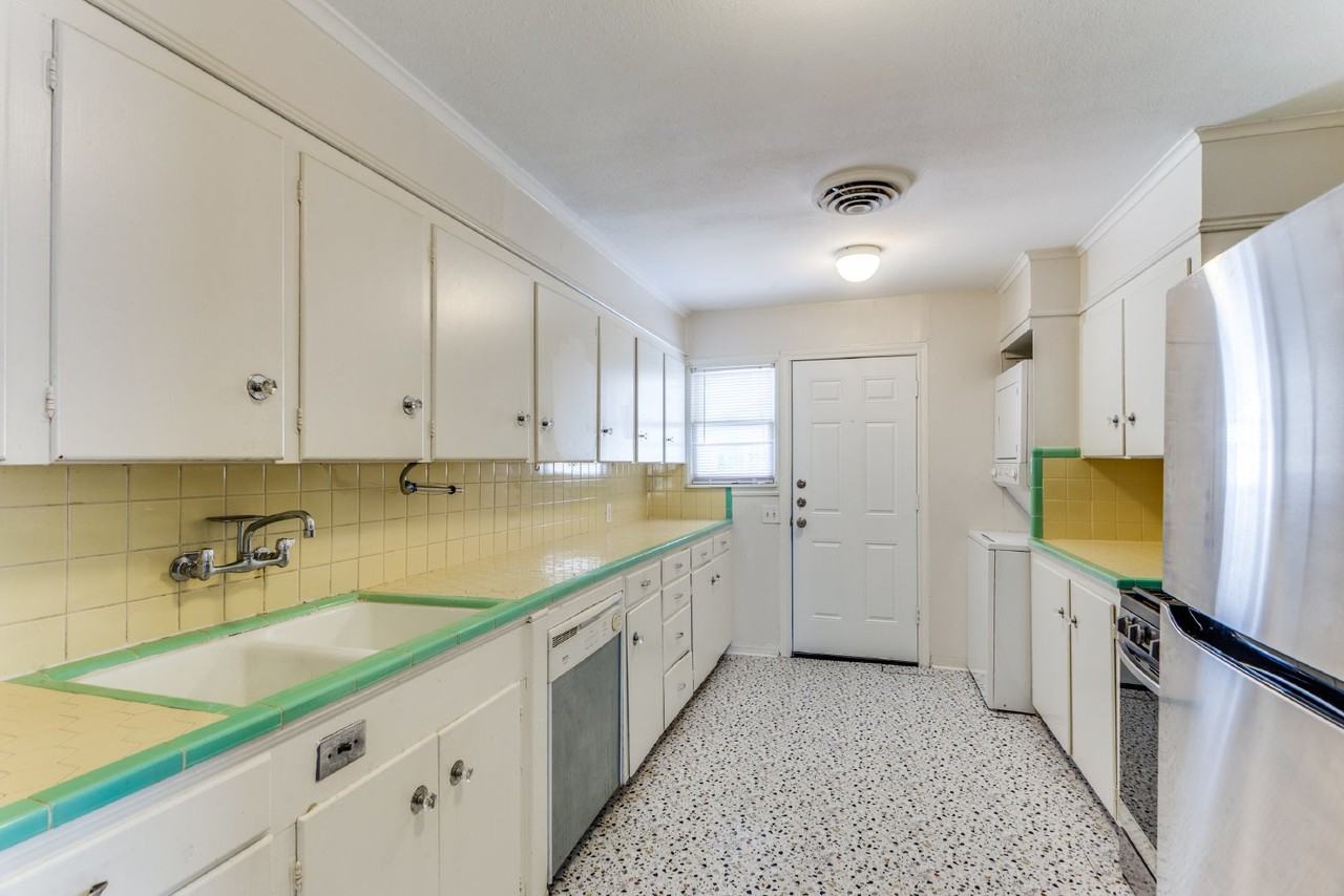 6024 Curzon Ave - Photo 6 of 12