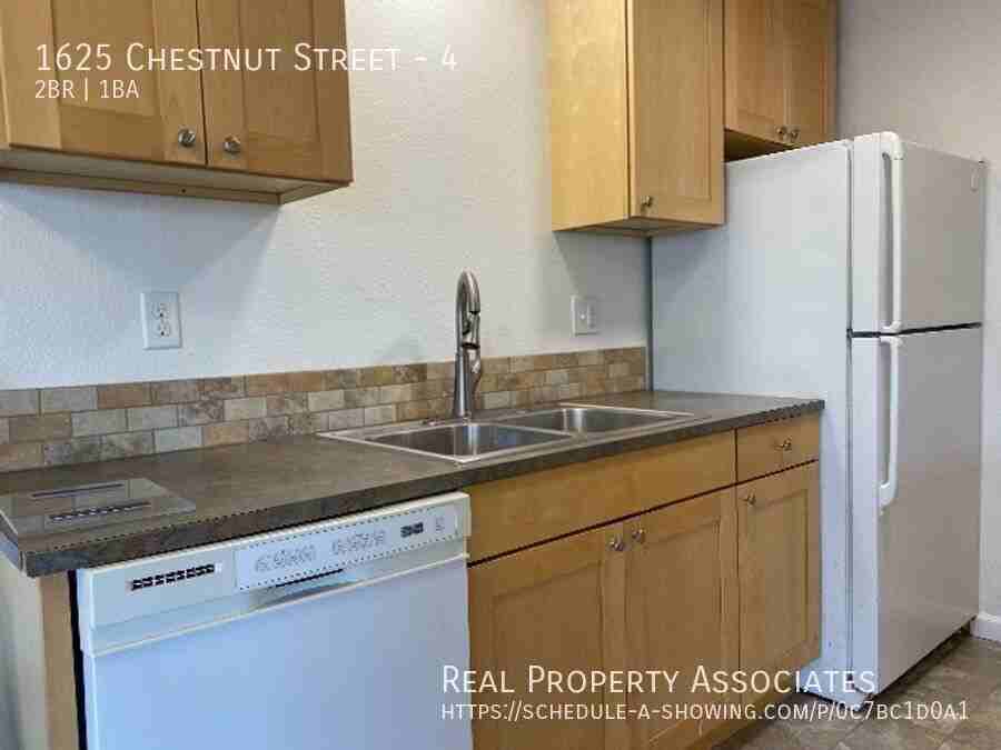 1625 Chestnut St #4 - Photo 3 of 12