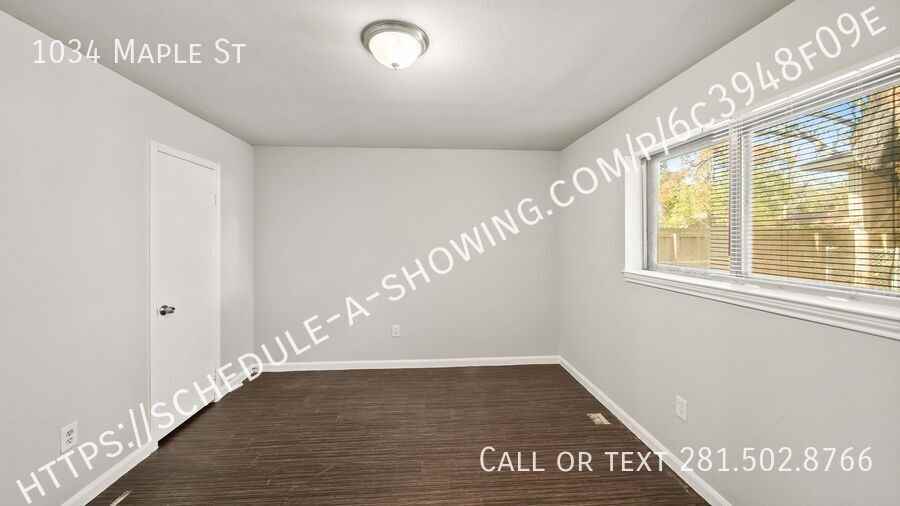 1034 Maple St - Photo 3 of 15