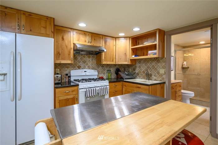 22824 104th Ave Sw - Photo 3 of 6