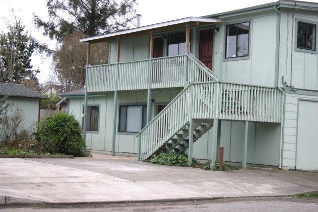 2362 Redwood St - Photo 6 of 18