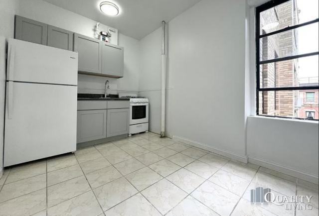 95 Cabrini Boulevard - Photo 2 of 6