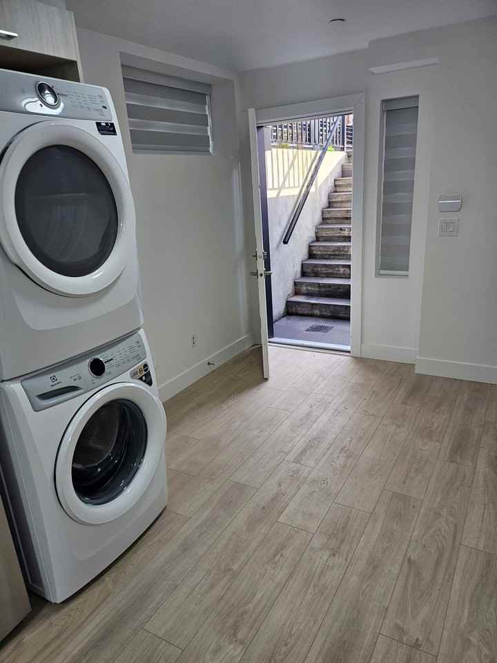 402 East 59th Avenue - Photo 2 of 10