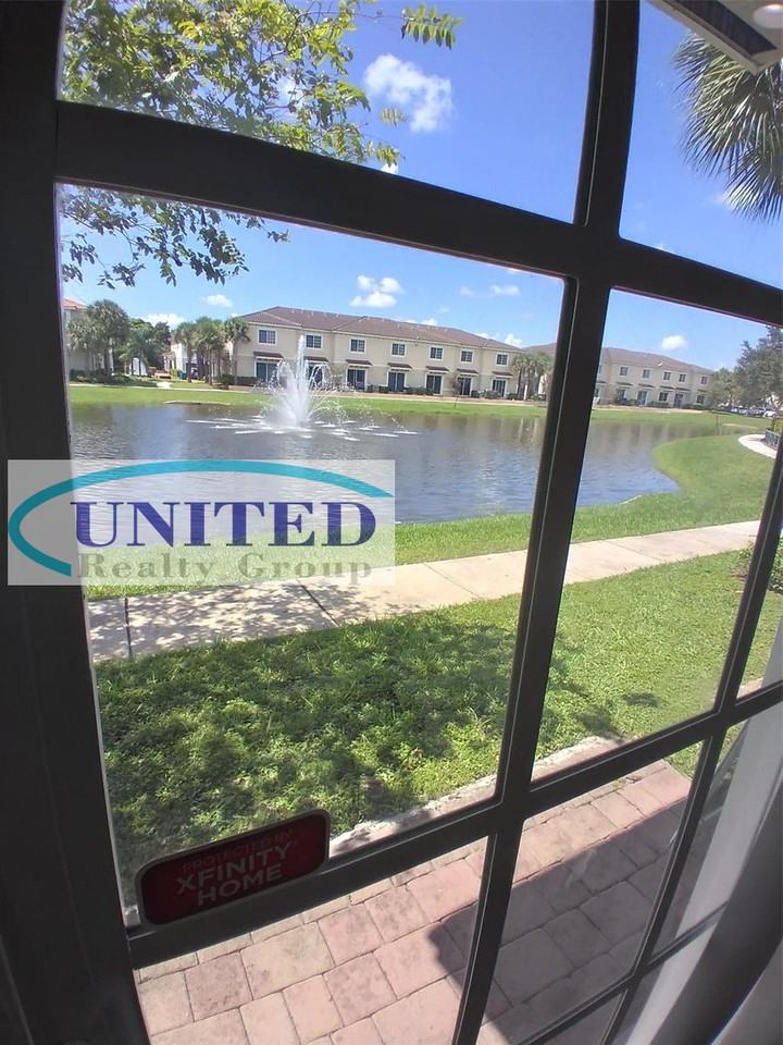 2750 Miramar Boulevard - Photo 7 of 8