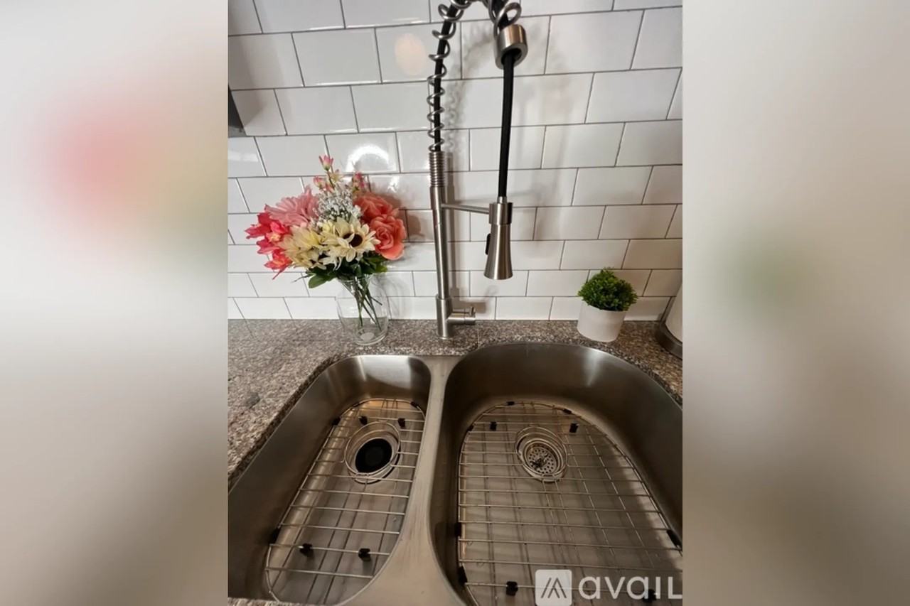 443 Burton Ave Unit 4 - Photo 2 of 44