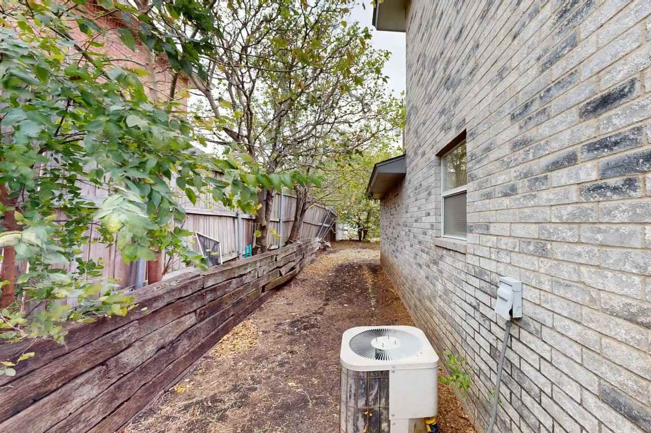 2813 Cantabrian Dr - Photo 2 of 19