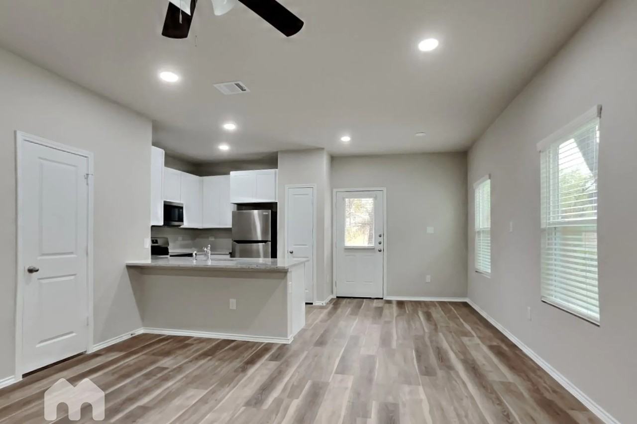 1234 Shadwell Dr Unit 102 - Photo 2 of 18