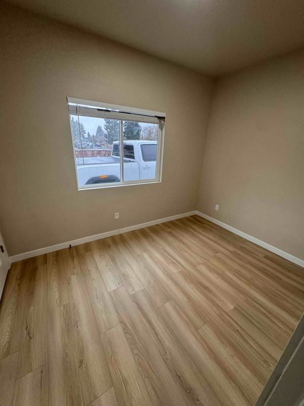 861 Sw Cascade Ave - Photo 3 of 7