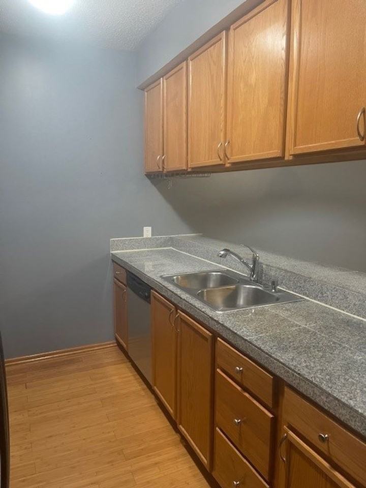 2323 E Porter Ave - Photo 6 of 18