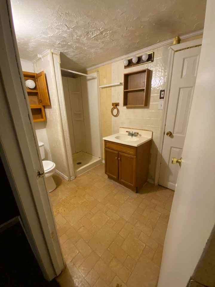 220A Brown Pl - Photo 5 of 6