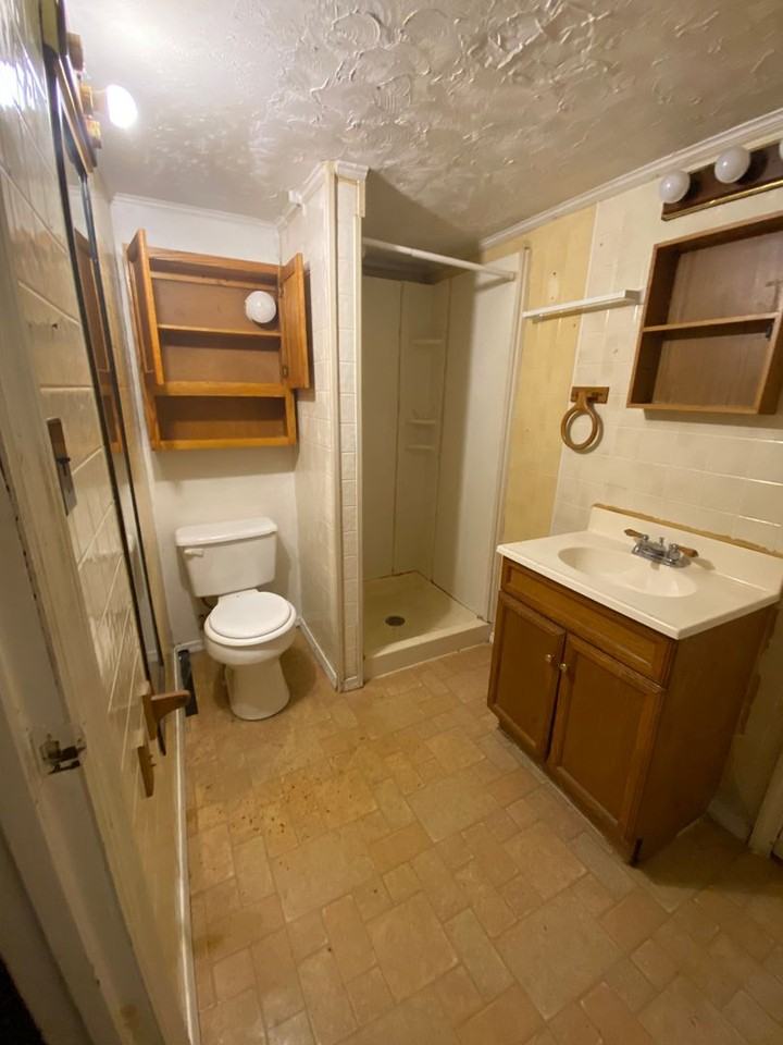 220A Brown Pl - Photo 6 of 6