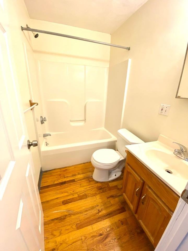 840 Huntington Ave - Photo 2 of 8