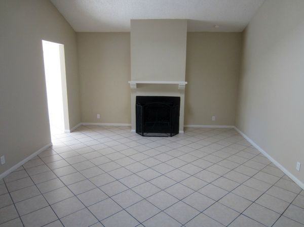 5180 Draper St - Photo 3 of 9