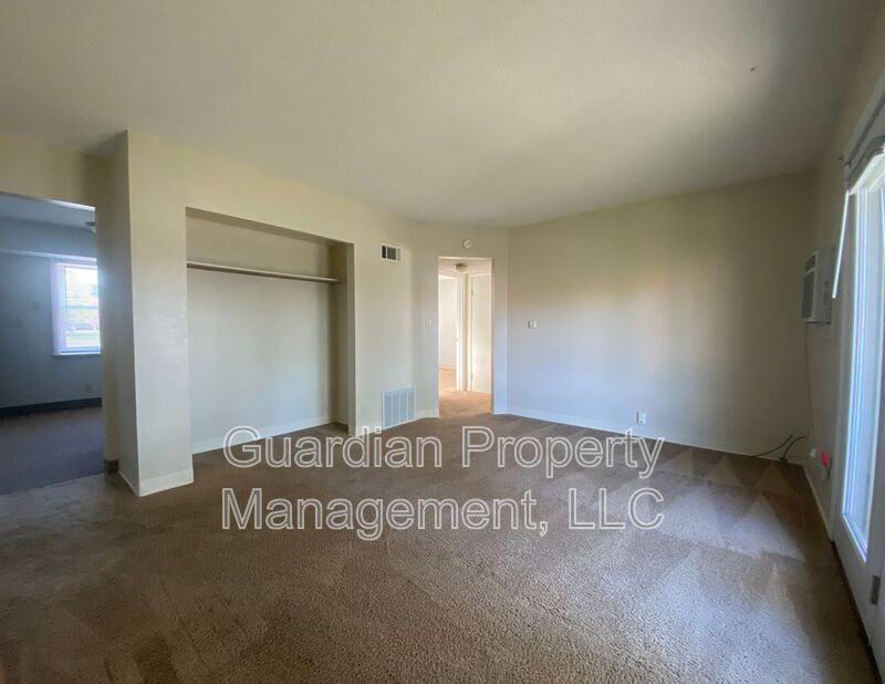 W 8th St - Photo 2 of 13