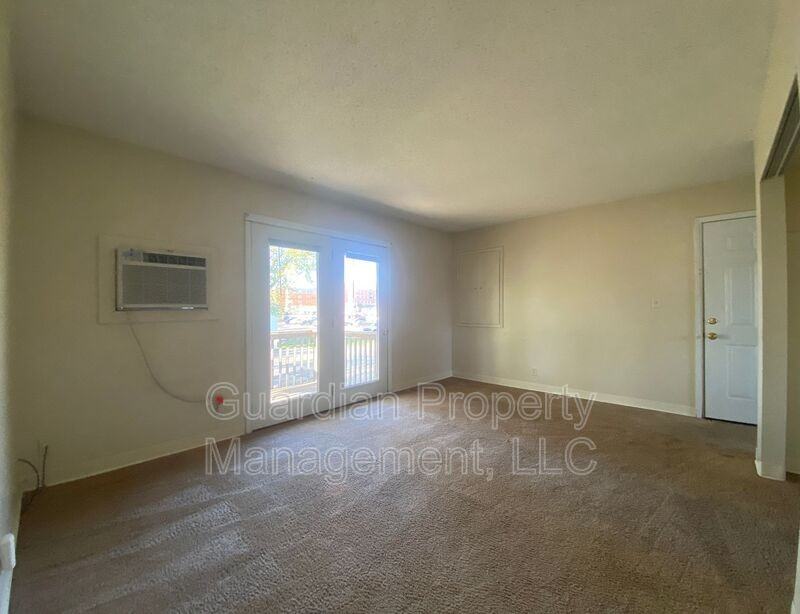 W 8th St - Photo 3 of 13