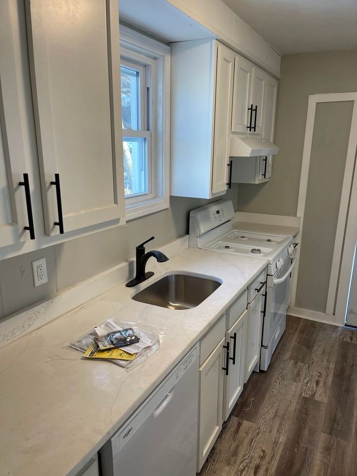 2206 Wilson Ave - Photo 2 of 21