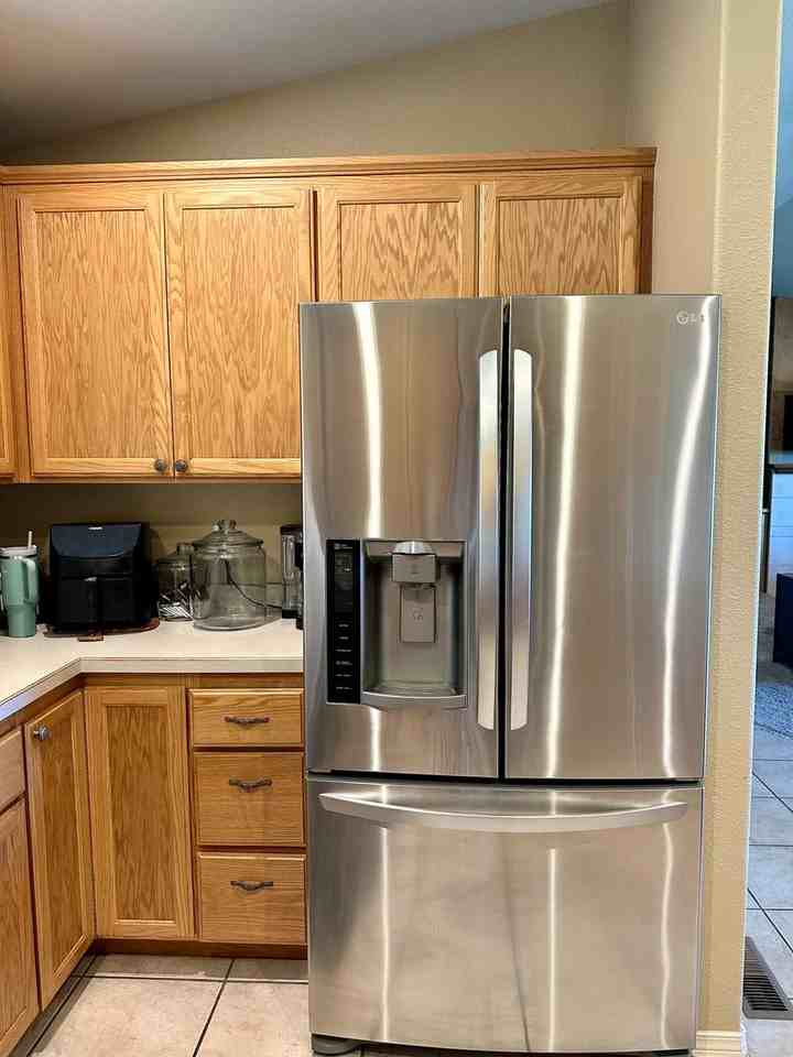 725 Hanks St - Photo 6 of 25