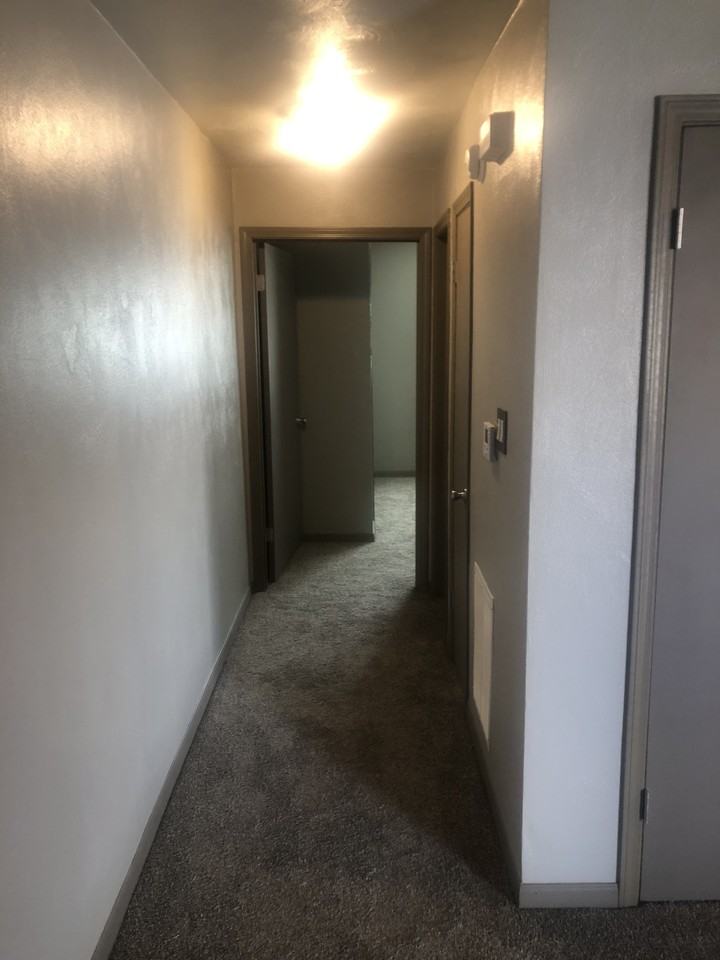 205 East Dunklin Street - Photo 3 of 8