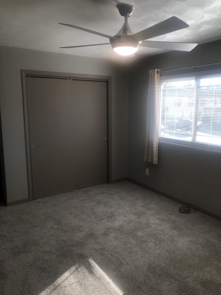 205 East Dunklin Street - Photo 7 of 8