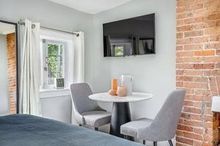 233 E 4th St #2D - Photo 1 of 1