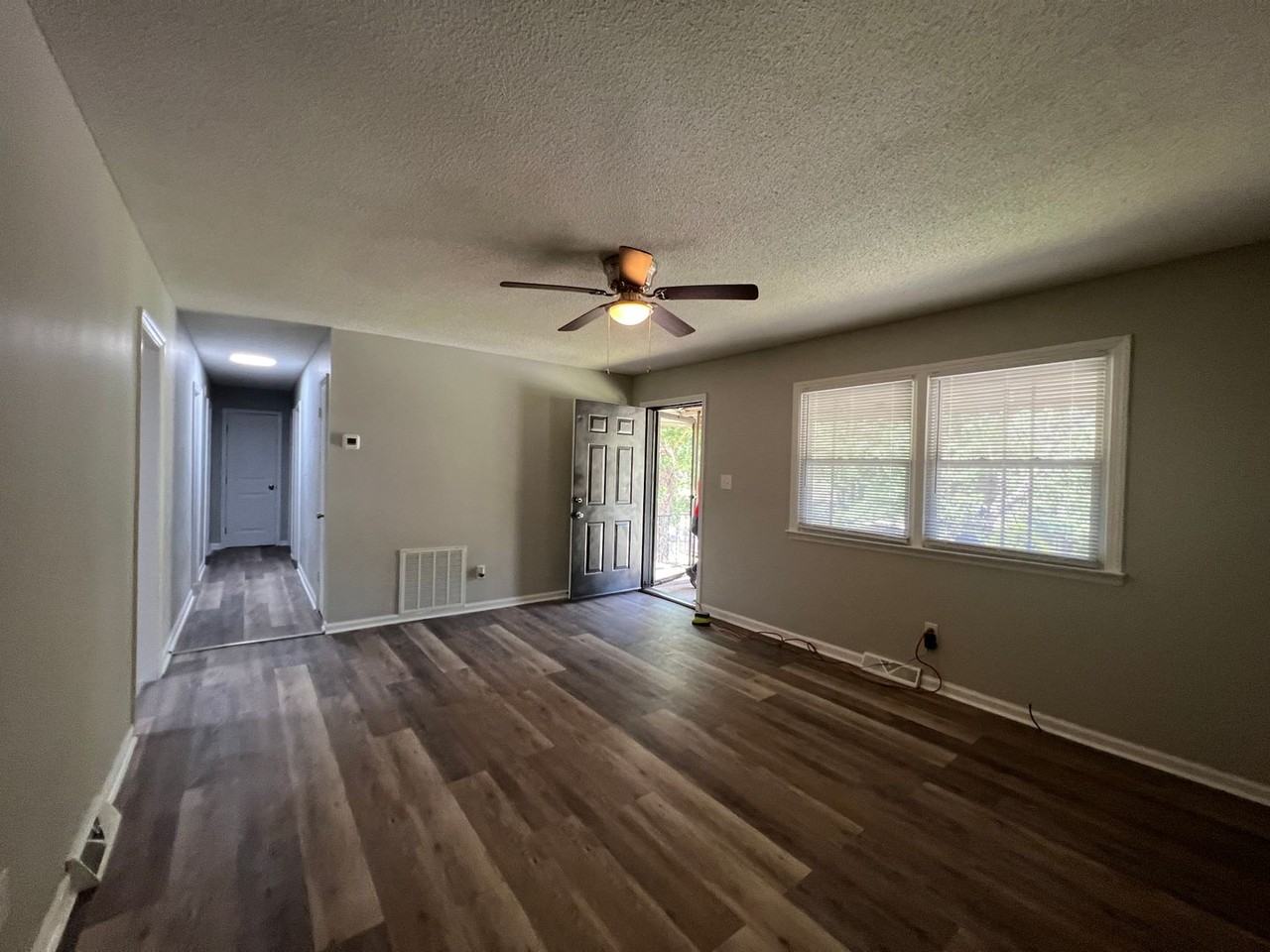 610 Belfast Dr - Photo 2 of 11