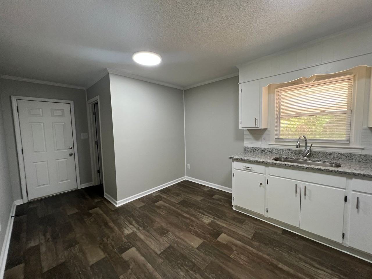610 Belfast Dr - Photo 5 of 11