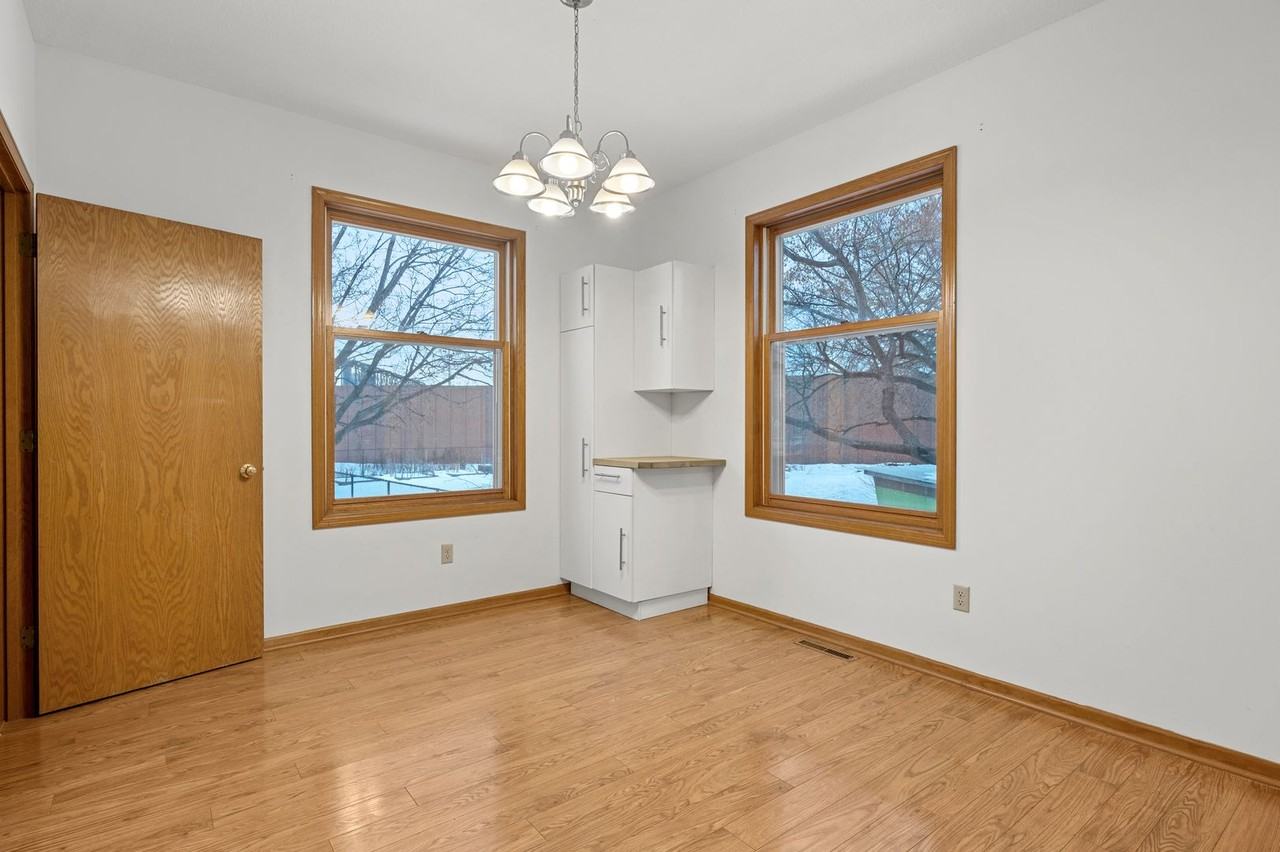 708 19th Ave S - Photo 6 of 32