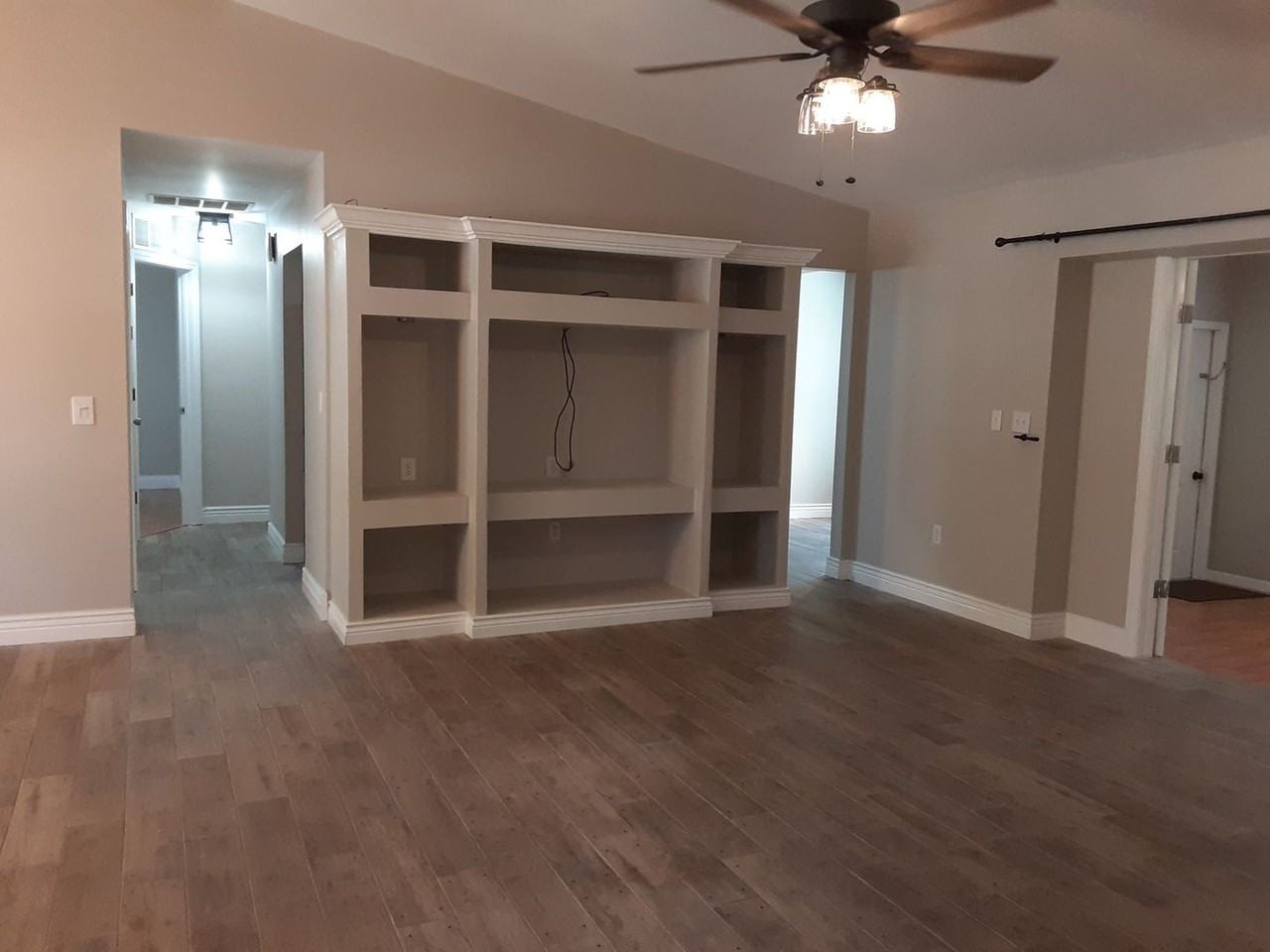 5619 Colonial Oaks Blvd - Photo 4 of 24