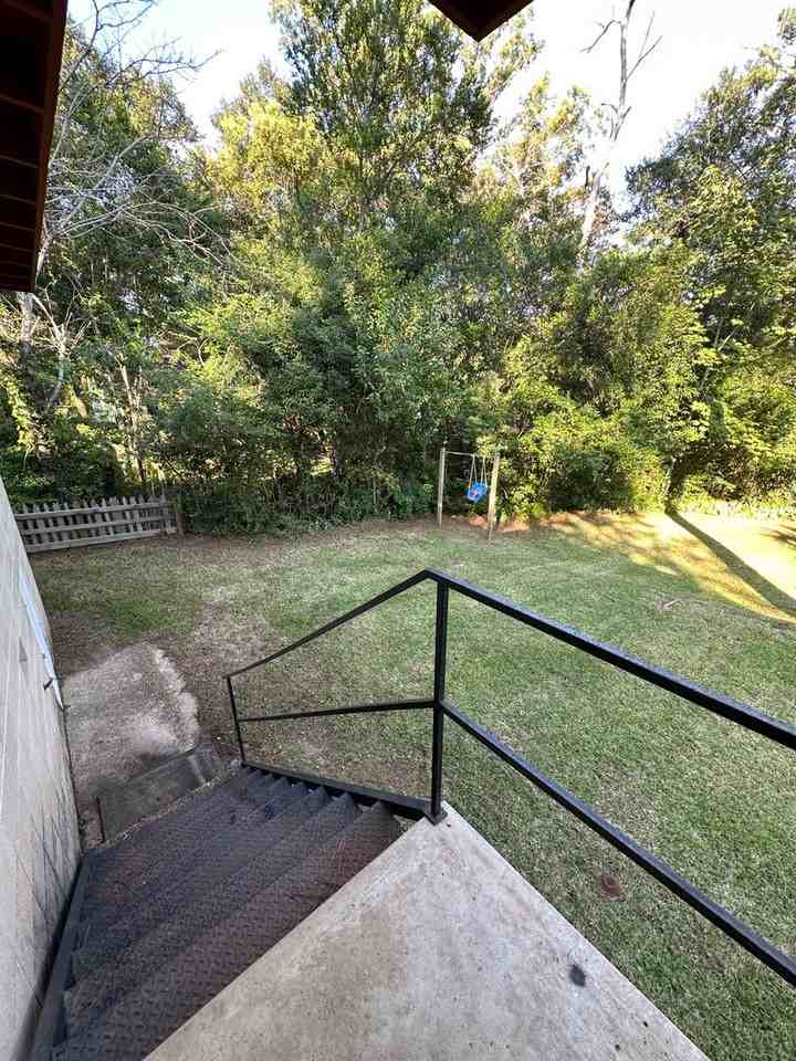 717 Edgewood St - Photo 7 of 11