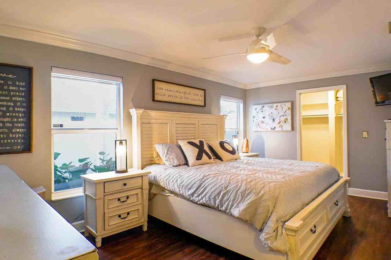 7189 Vassar Dr - Photo 7 of 18