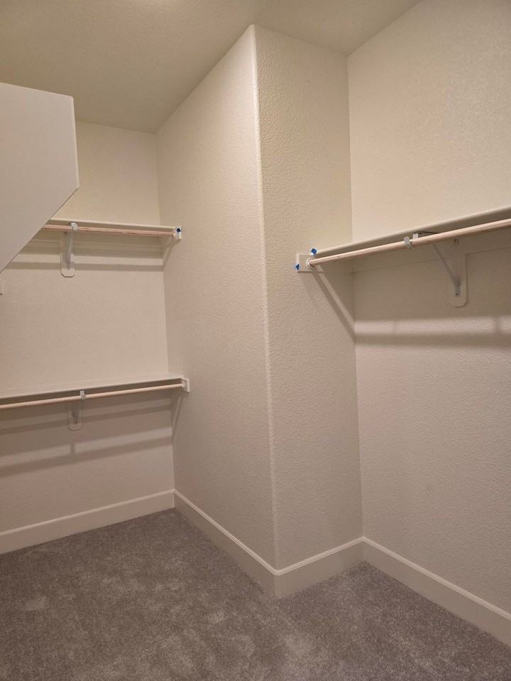 1206 Lovelock St - Photo 7 of 8