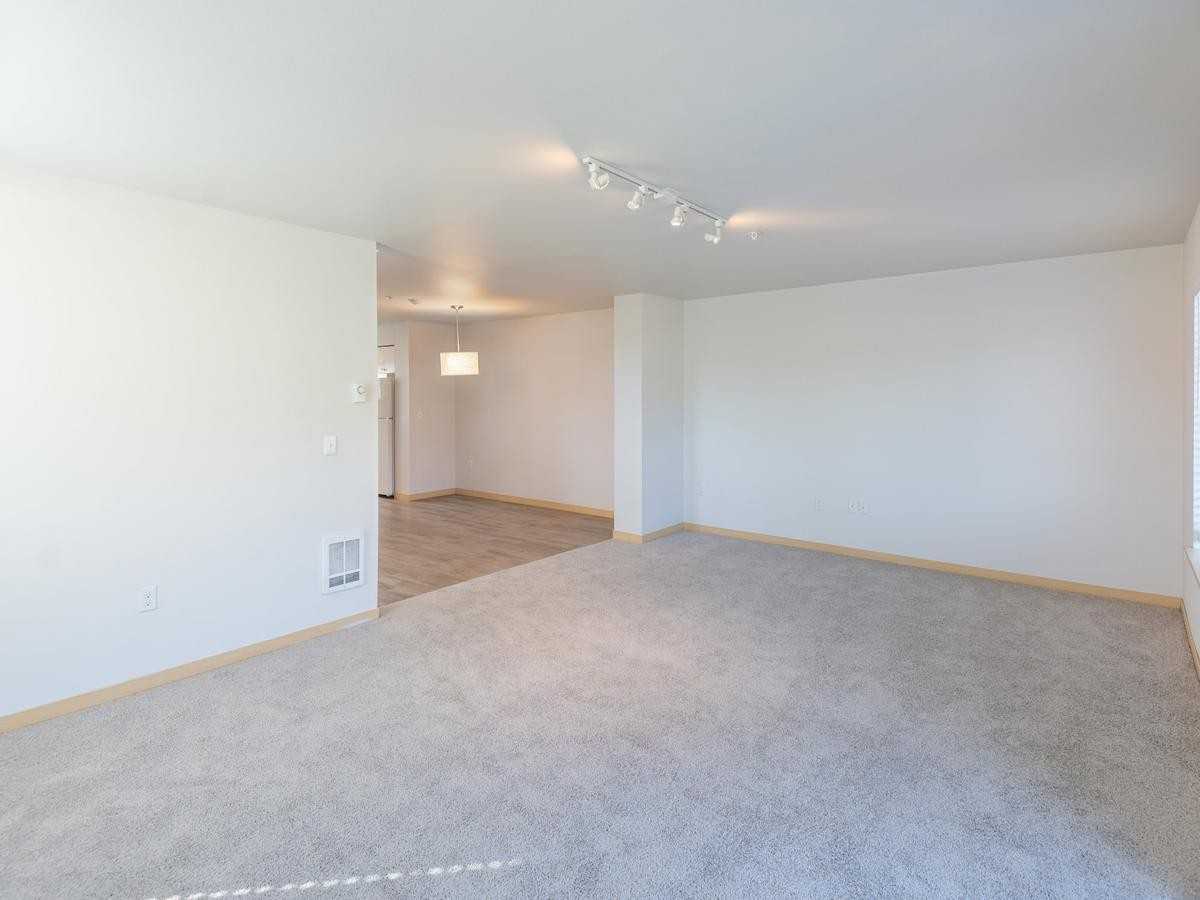 16128 64th St E - Photo 6 of 24