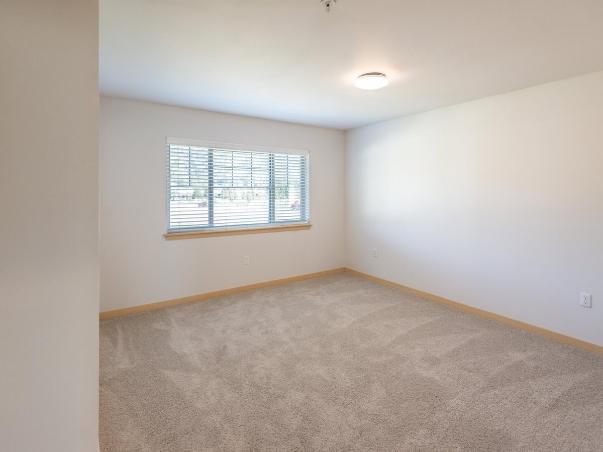 16128 64th St E - Photo 5 of 24
