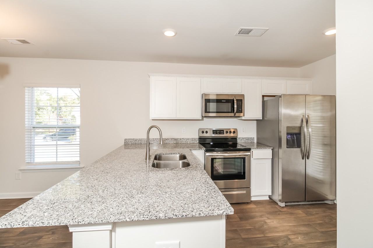 1219 Lakeshore Dr - Photo 7 of 21