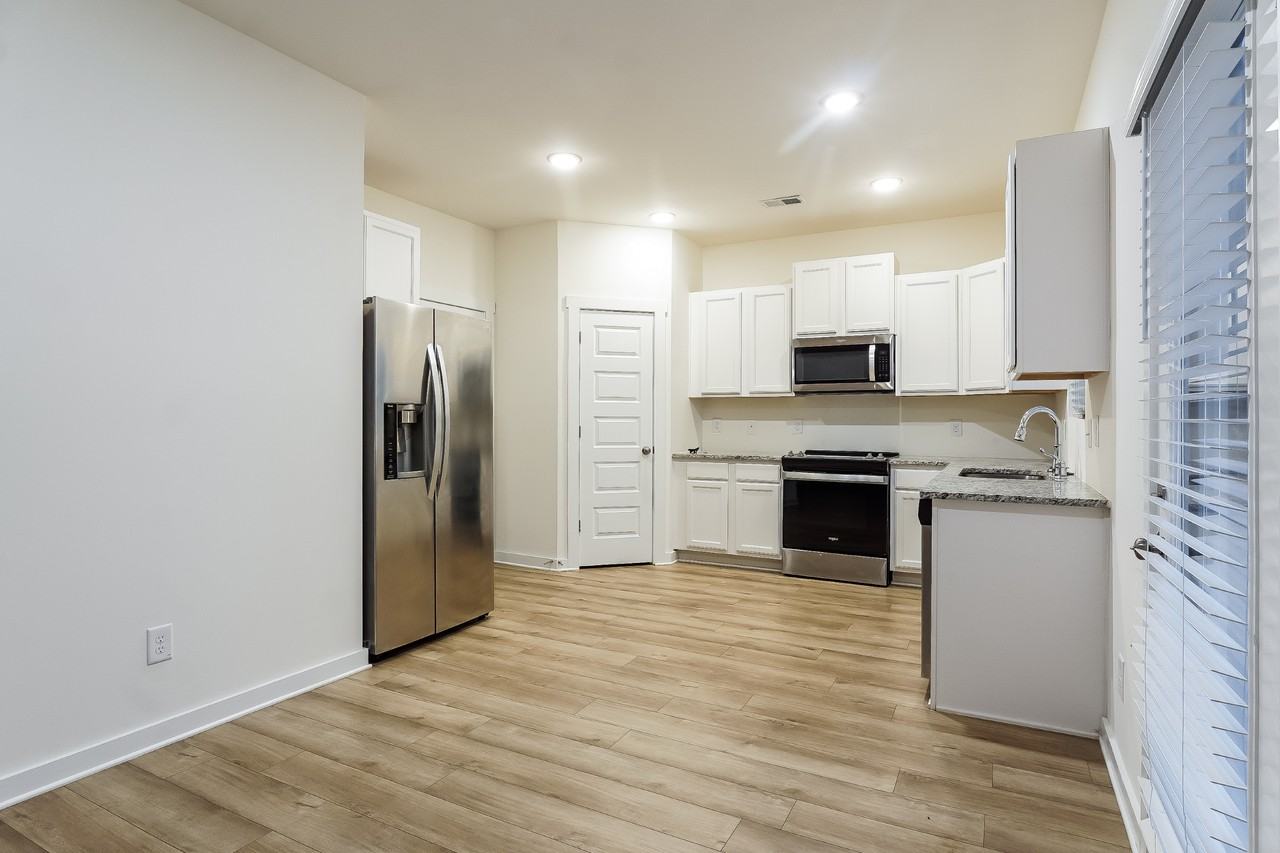 5516 Bridle Way - Photo 7 of 17