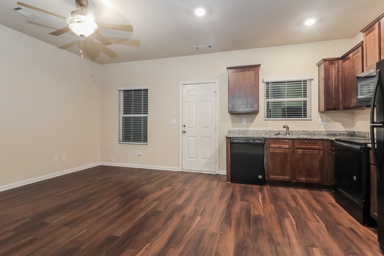 308 308 Highwood Ln - Photo 5 of 17