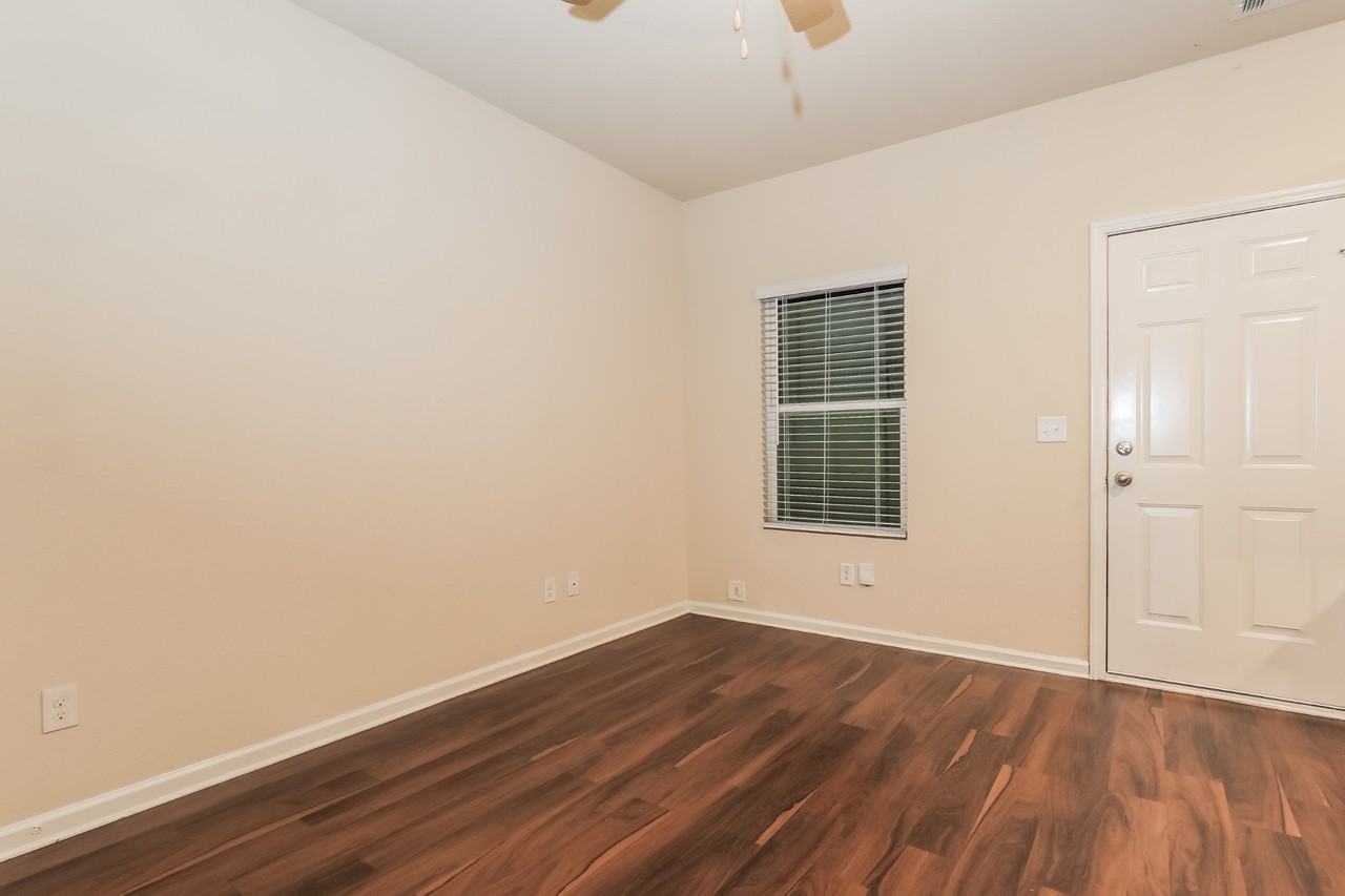 308 308 Highwood Ln - Photo 6 of 17