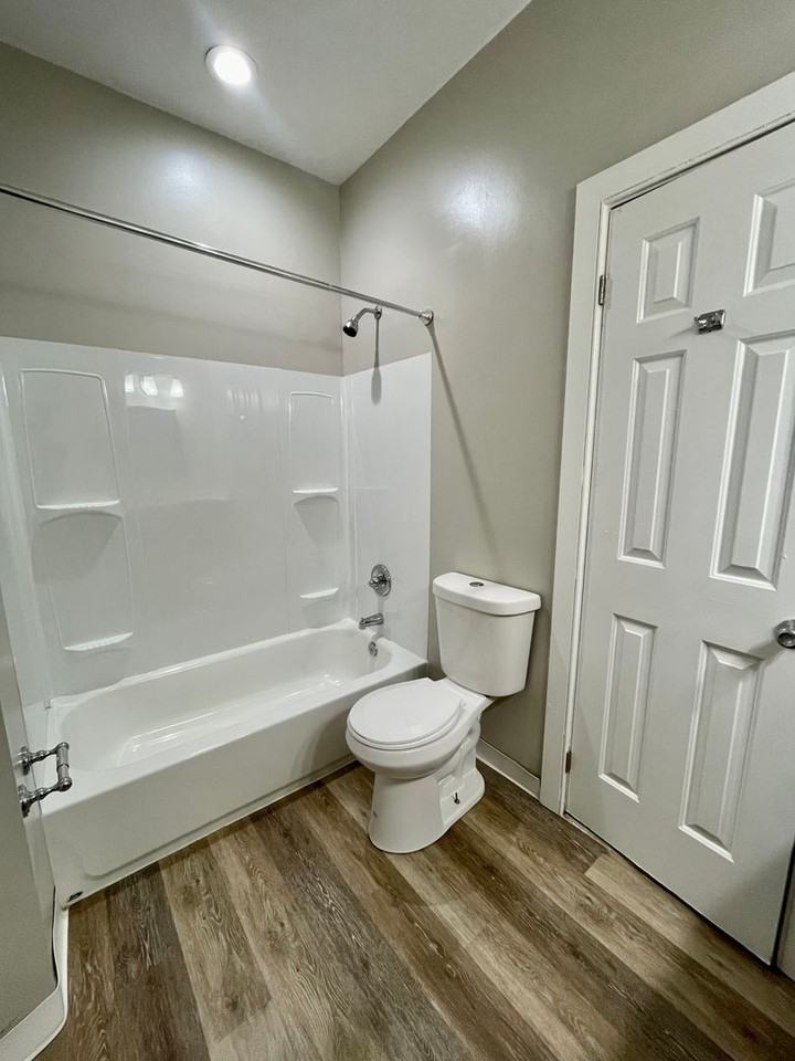 Franklin Court Apartments - Photo 4 of 15