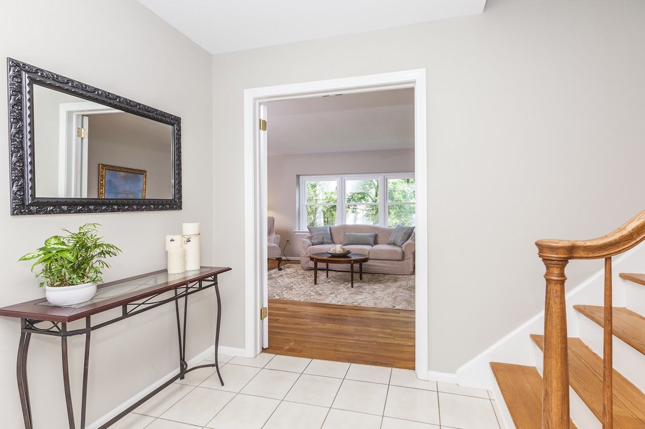 4 Lemore Cir - Photo 3 of 25