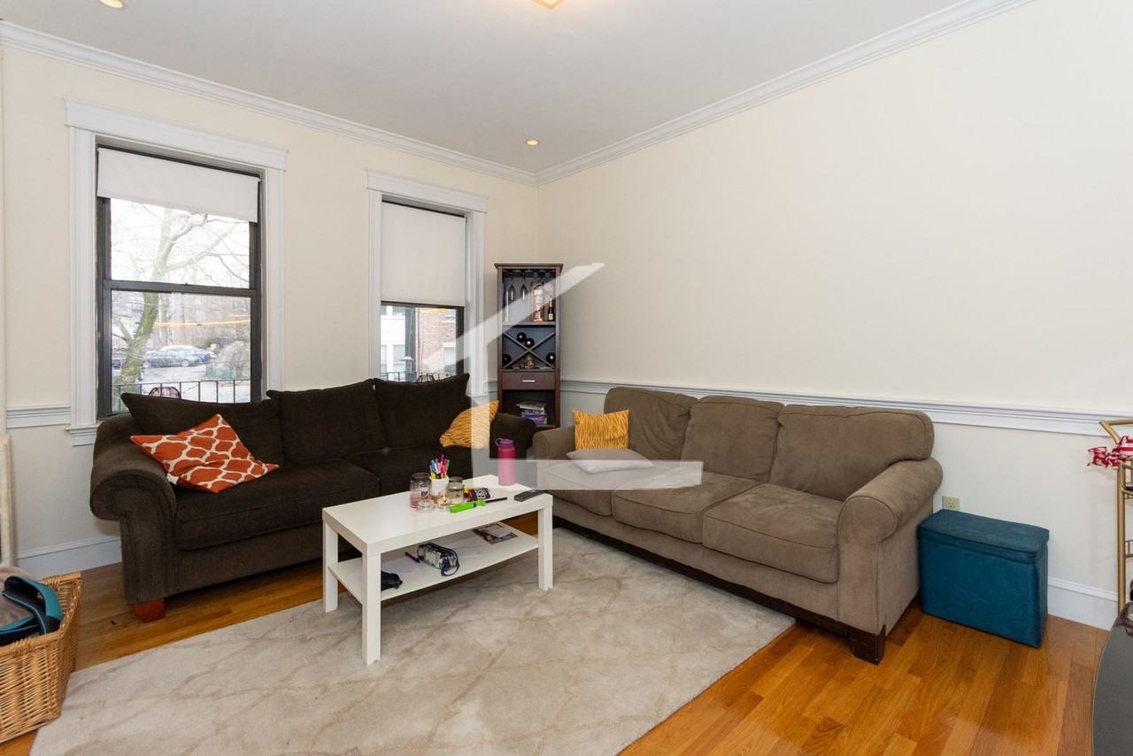 37 Glenville Ave - Photo 4 of 7