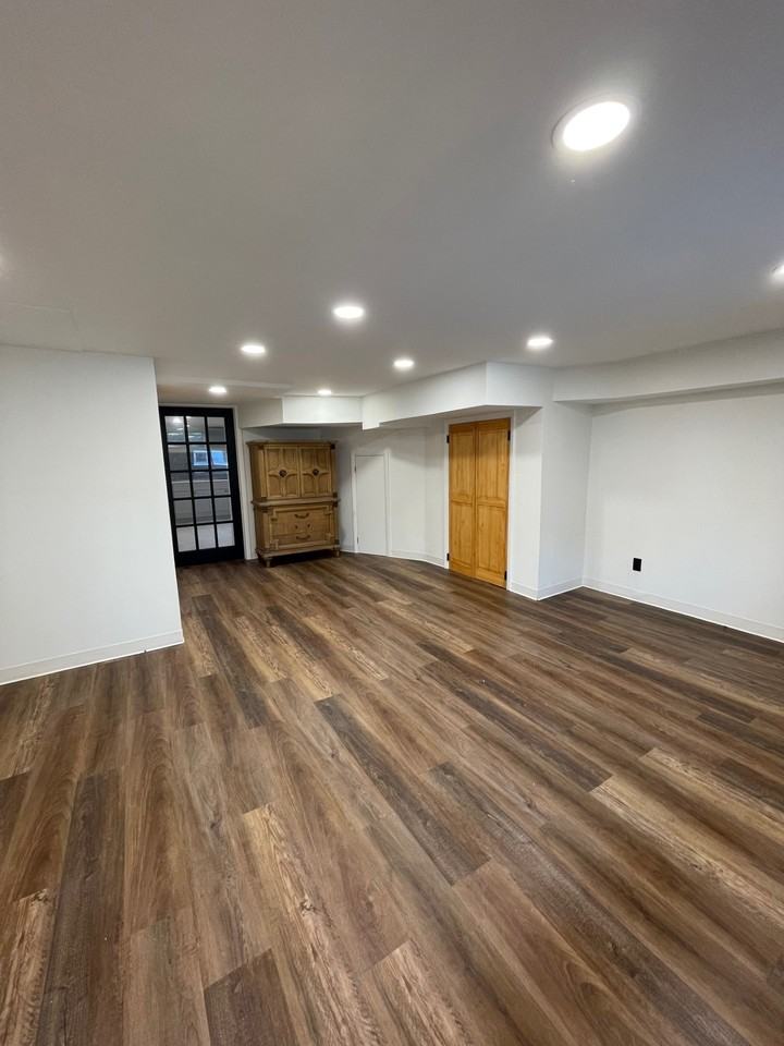 965 E 83rd St #3 - Photo 2 of 7