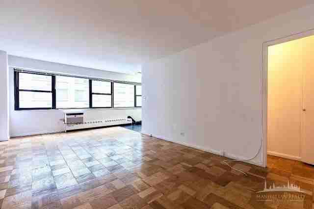 330 East 46th Street - Photo 2 of 5