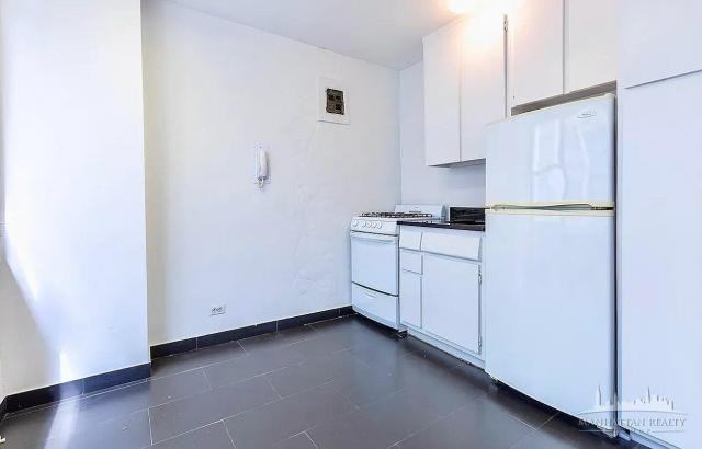 330 East 46th Street - Photo 5 of 5