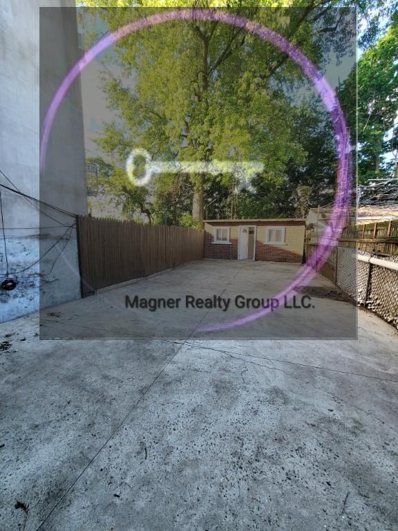 763 39th Street - Photo 6 of 9