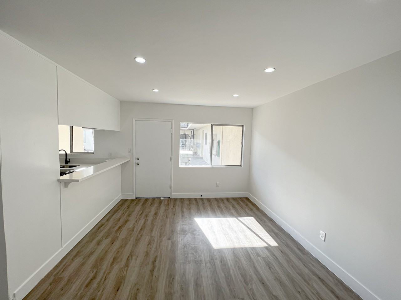 5315 Lorna St - Photo 2 of 20