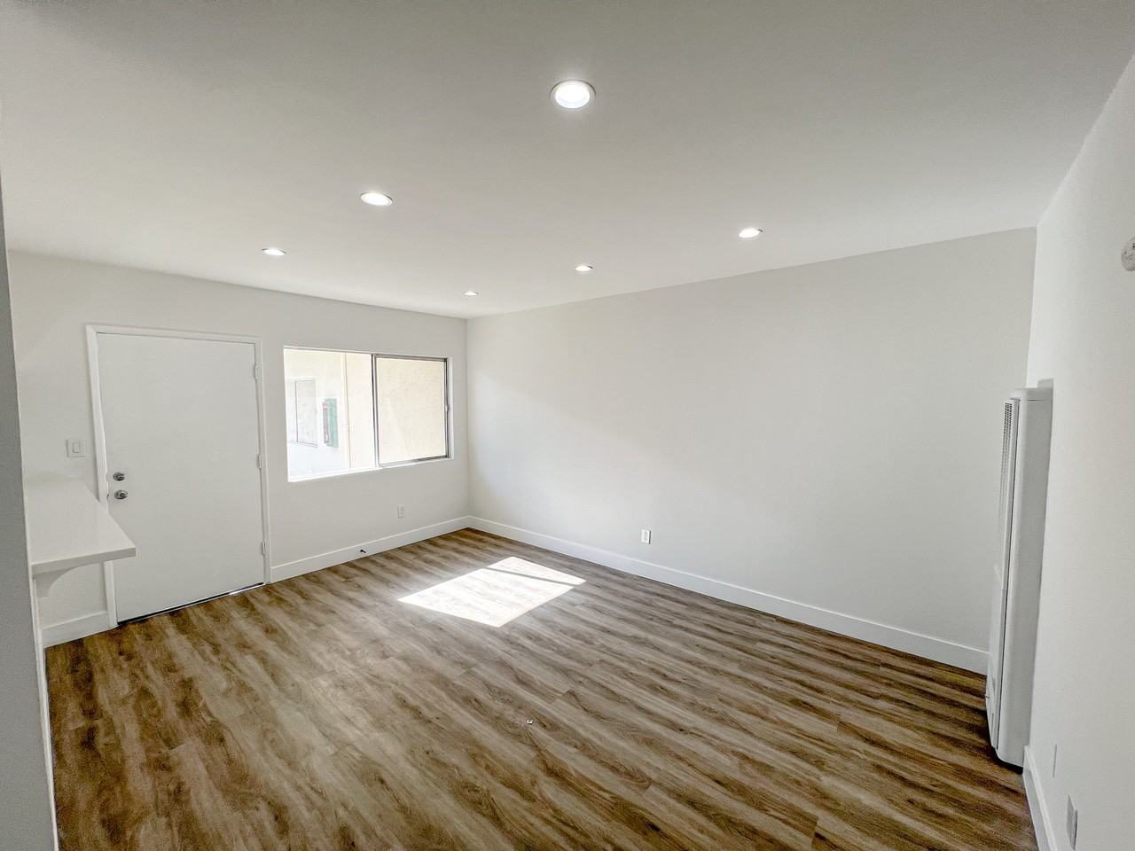 5315 Lorna St - Photo 3 of 20