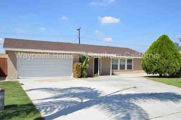 7828 Valmont Ave - Photo 2 of 16