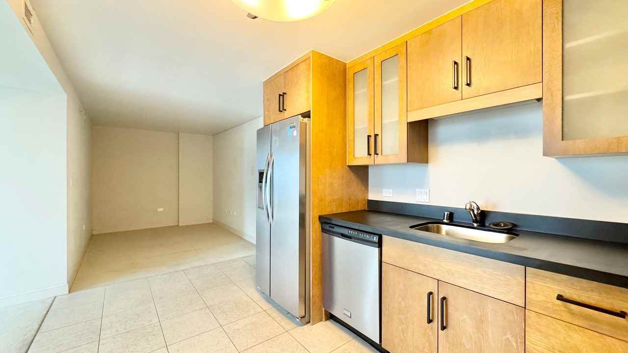 1009 Kapiolani Blvd #3408 - Photo 3 of 18