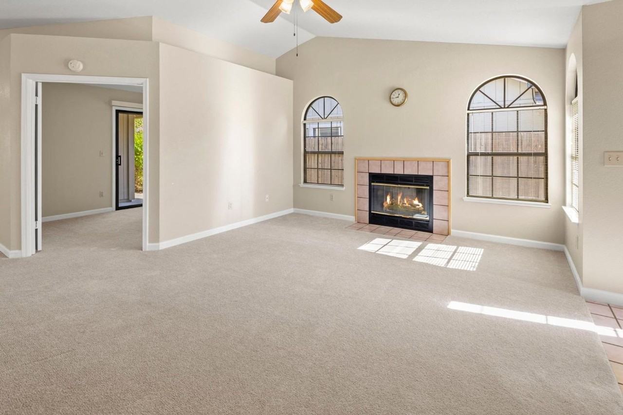 648 Springfield Cir - Photo 2 of 28